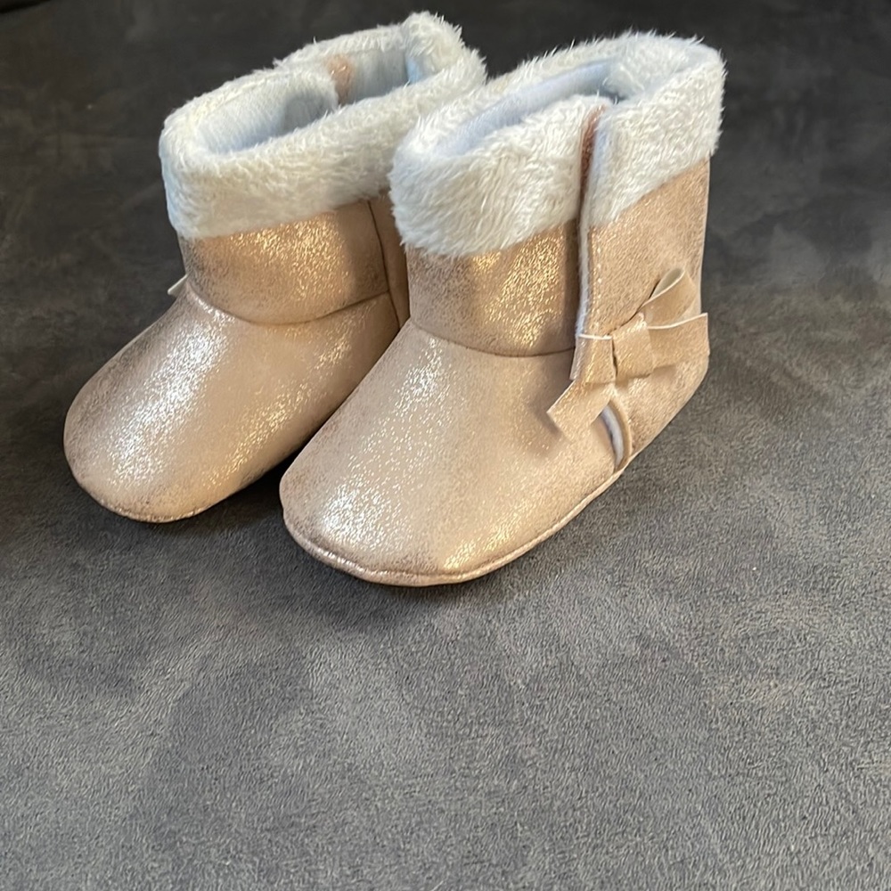 Child of mine infant girls pink boots size 3 to 6 months
